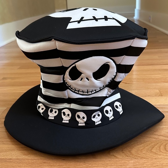 Disney Tim Burton's Nightmare Before Christmas Top Hat, Tote & Suspenders - Picture 7 of 16